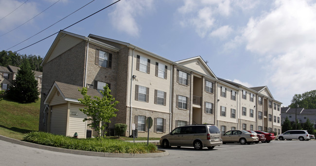 Meadowbrook Apartments in Knoxville, TN - Foto de edificio - Building Photo