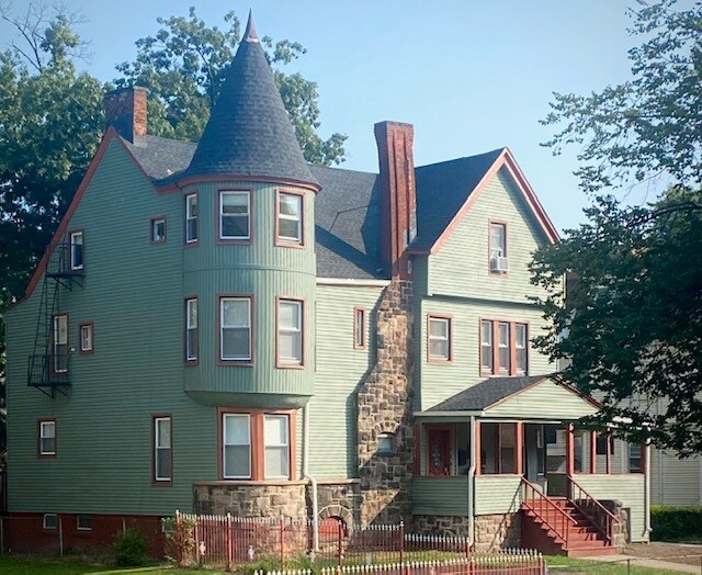 96 N 18th St in East Orange, NJ - Building Photo