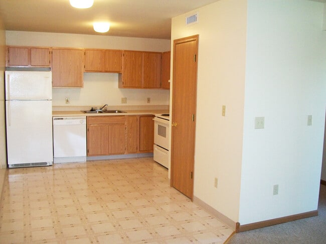 Century Estates in Harrisburg, IL - Foto de edificio - Building Photo