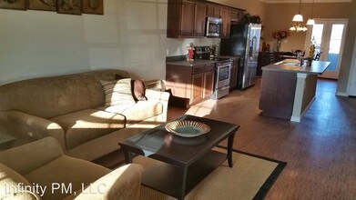 1125 Newcastle Dr in Weatherford, TX - Building Photo - Building Photo