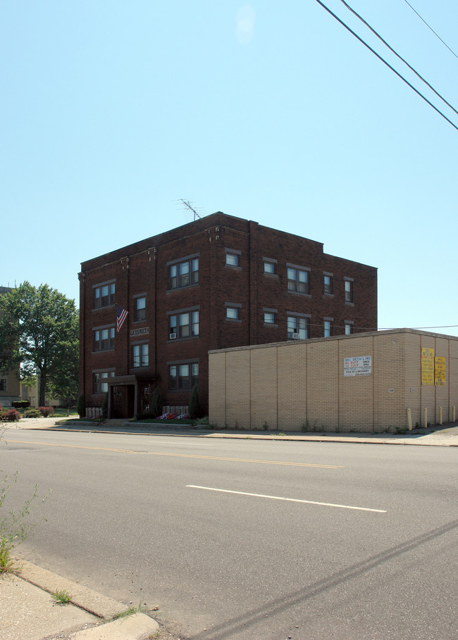 110 9th St NW in Canton, OH - Building Photo - Building Photo