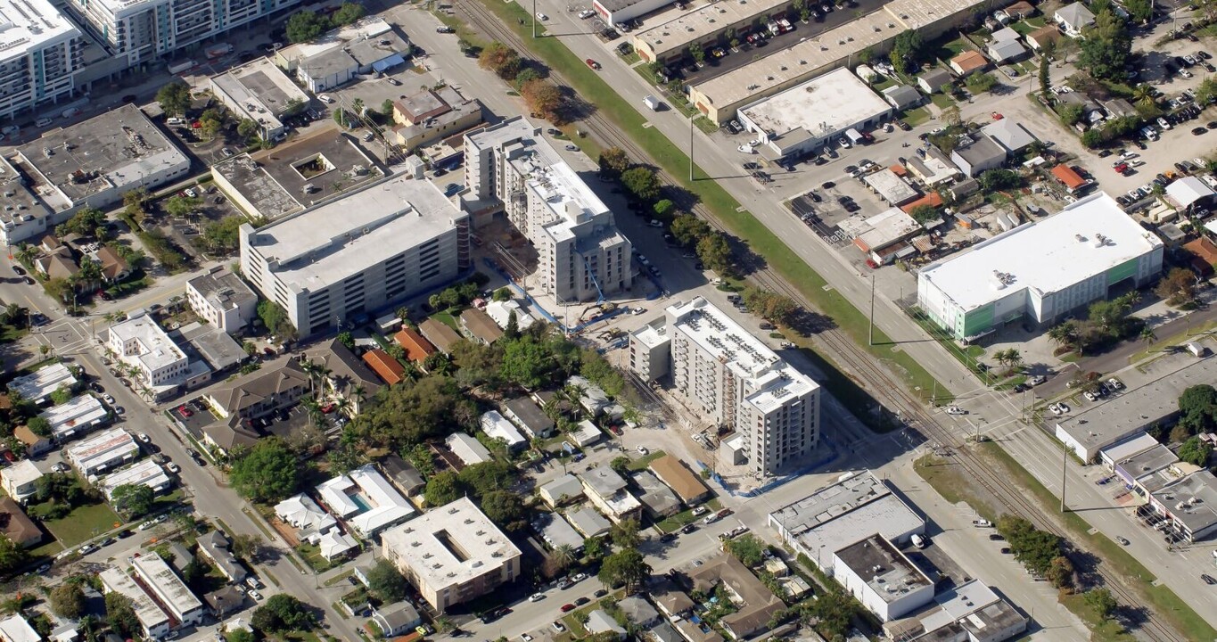 University Station in Hollywood, FL - Building Photo