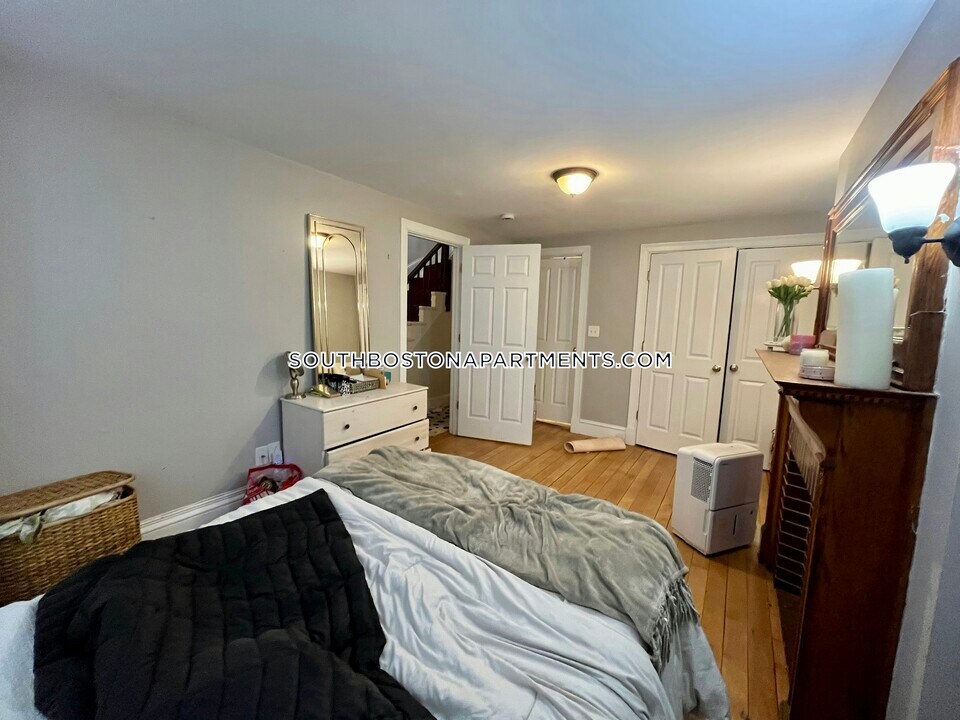 343 K St, Unit 1 in Boston, MA - Foto de edificio