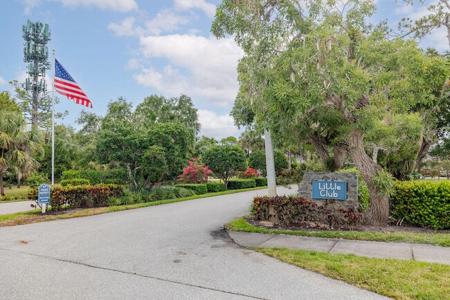 property at 18081 SE Country Club Dr