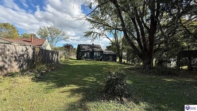 218 Demaree Dr in Bardstown, KY - Building Photo - Building Photo