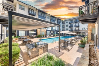 MAA West Austin in Austin, TX - Foto de edificio - Building Photo