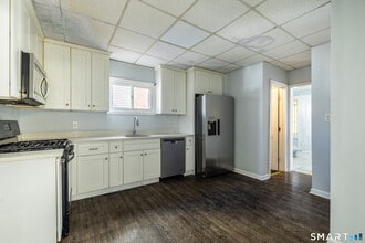 92 Herkimer St in Bridgeport, CT - Building Photo - Building Photo