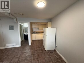 7 Mary St in Hamilton, ON - Building Photo - Building Photo