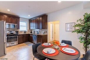 45 Highland Ave in Newark, NJ - Building Photo