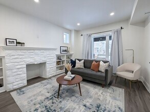 27 Melrose Ave S in Hamilton, ON - Building Photo - Building Photo