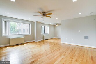 3515 Washington Blvd, Unit 210 in Arlington, VA - Building Photo - Building Photo