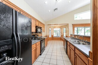 870 Stone Chapel Ct in Apopka, FL - Foto de edificio - Building Photo