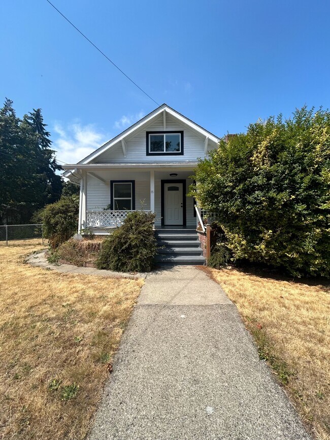 property at 14618 Grant Ave SW