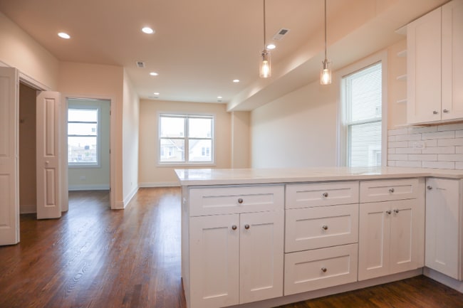 2342 N Lawndale Ave in Chicago, IL - Building Photo - Building Photo