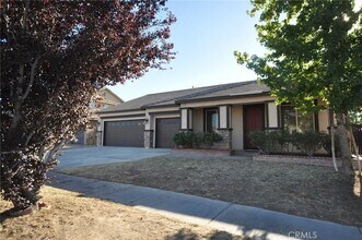 8945 Honeysuckle Ave, Unit 2110N in Hesperia, CA - Building Photo - Building Photo