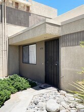 450 Bradshaw E Ln in Palm Springs, CA - Building Photo - Building Photo