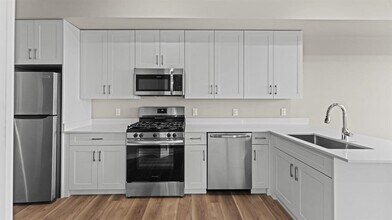 475 Communipaw Ave in Jersey City, NJ - Building Photo - Building Photo