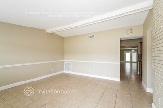 8012 Pine Hill Dr in Tampa, FL - Building Photo - Building Photo