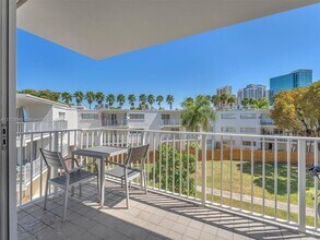 7737 SW 88th St in Miami, FL - Building Photo - Building Photo