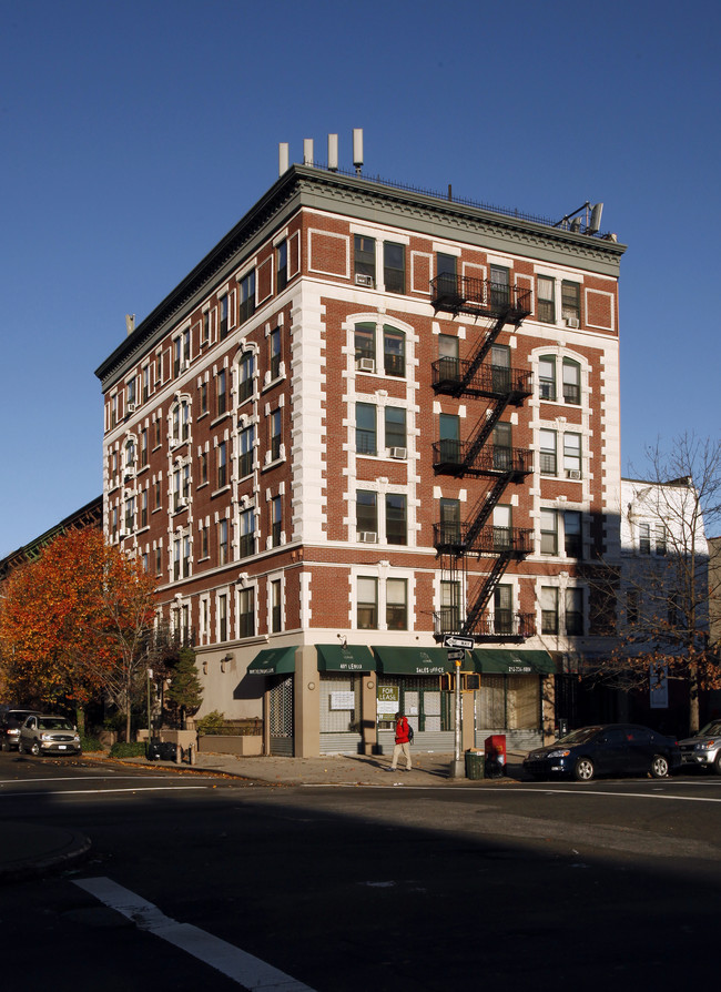 401-403 Lenox Ave in New York, NY - Foto de edificio - Building Photo