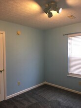 208 Airport Road in Vine Grove, KY - Building Photo - Building Photo