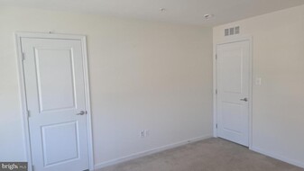 5185 Mudville Ln in Waldorf, MD - Building Photo