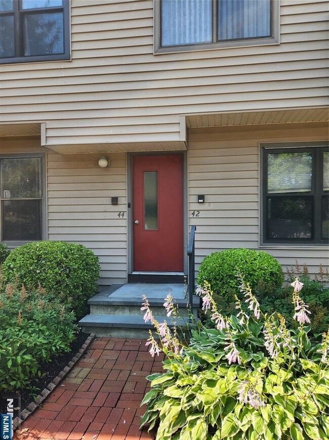 77 Liberty St in Little Ferry, NJ - Building Photo - Building Photo