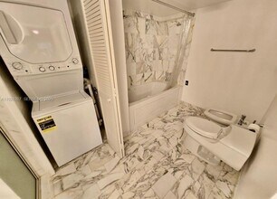 6423 Collins Ave in Miami, FL - Building Photo - Building Photo