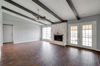 1504 Thornridge Rd in Austin, TX - Foto de edificio - Building Photo