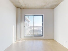 60 R. de l'Éclipse in Brossard, QC - Building Photo - Building Photo