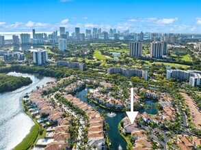 20865 NE 31st Pl in Aventura, FL - Foto de edificio - Building Photo