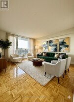 666 Spadina Ave. in Toronto, ON - Building Photo