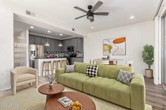 1270 E Curry Rd in Tempe, AZ - Building Photo - Building Photo