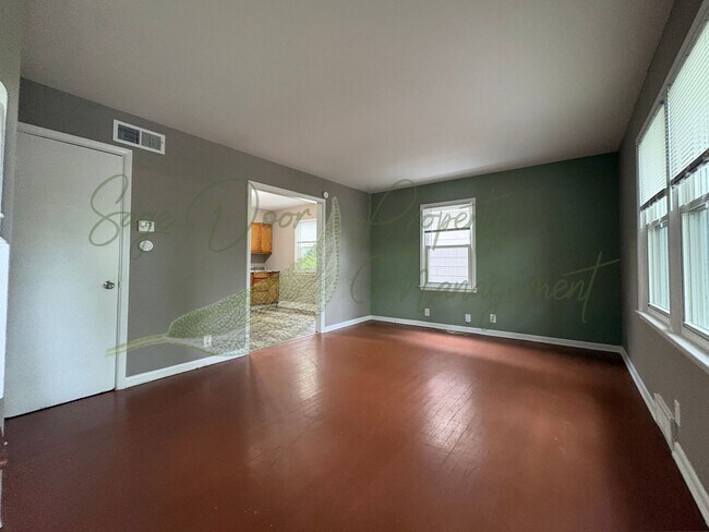 1214 N Union St in Independence, MO - Building Photo - Building Photo
