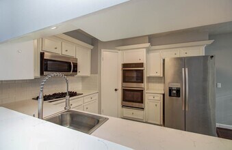 6607 Readsland Ln in Houston, TX - Building Photo - Building Photo