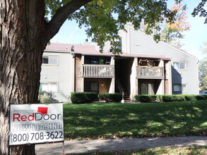 Circle West in Lansing, MI - Building Photo - Building Photo