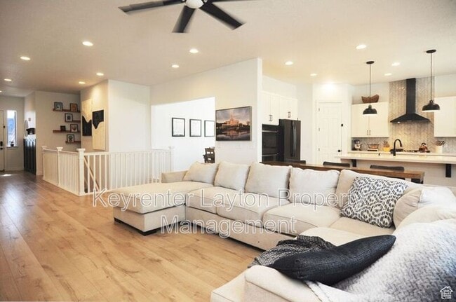 1238 S Bighorn Ln in Syracuse, UT - Building Photo - Building Photo