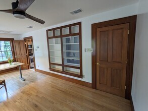 302 E 41st St in Austin, TX - Building Photo - Building Photo