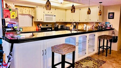 944 Peninsula S Dr, Unit 501 in Daytona Beach, FL - Foto de edificio - Building Photo