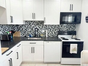 7505 NW 5th Pl, Unit 203 in Margate, FL - Building Photo - Building Photo