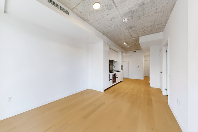 property at 1720 Bayview Ave