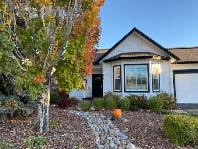 property at 970 Buckhorn Dr