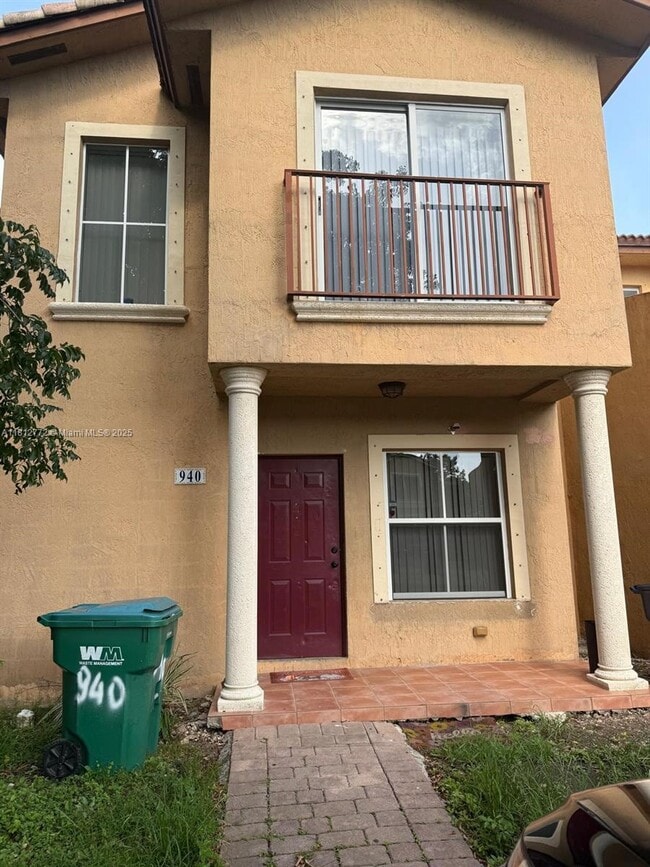property at 940 SW 6th Ct