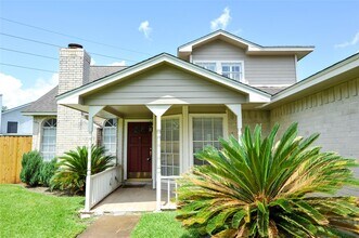3202 Kempwood Dr in Sugar Land, TX - Building Photo - Building Photo