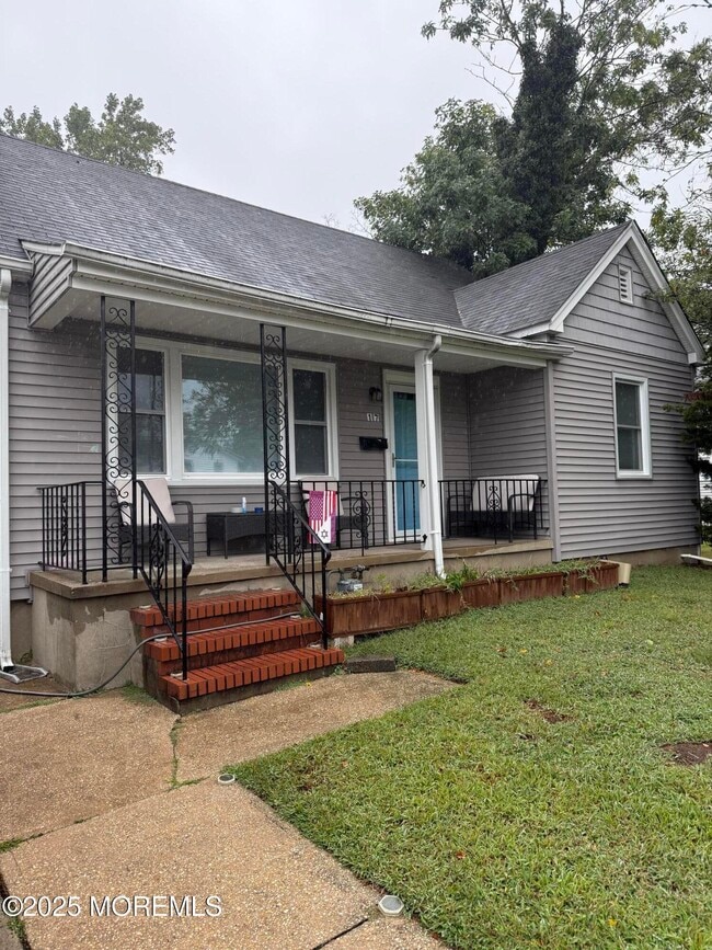 property at 17 Wyckoff St