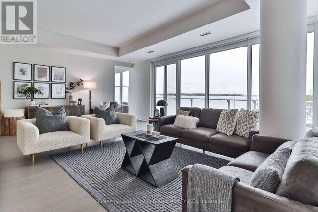 property at 29 Queens Quay E