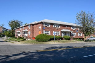 Essex Gardens in Hackensack, NJ - Building Photo