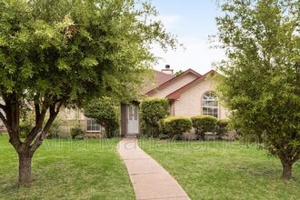 1304 Riverview Ln in Seagoville, TX - Building Photo - Building Photo