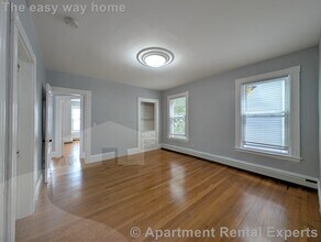 322 Beacon St in Somerville, MA - Building Photo - Building Photo