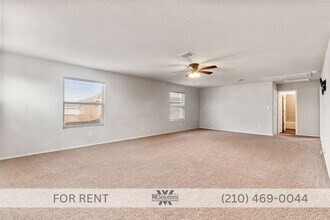 13550 Lily Ln in Saint Hedwig, TX - Building Photo - Building Photo